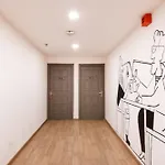Fabhotel Sayeeda International - 600M From Park Circus 7 Point